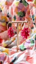 Charger l'image dans la galerie, Boucles d'oreilles - Les créoles fuchsia