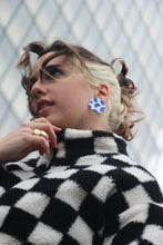 Charger l'image dans la galerie, Boucles d'oreilles - Les Moons ivoire, bleu électrique