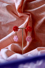 Charger l'image dans la galerie, Boucles d'oreilles - Les double pâquerettes rose et rouge