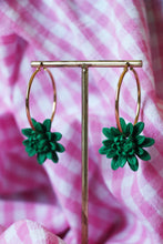 Charger l&#39;image dans la galerie, Boucles d&#39;oreilles - Les BIG créoles dahlia vert