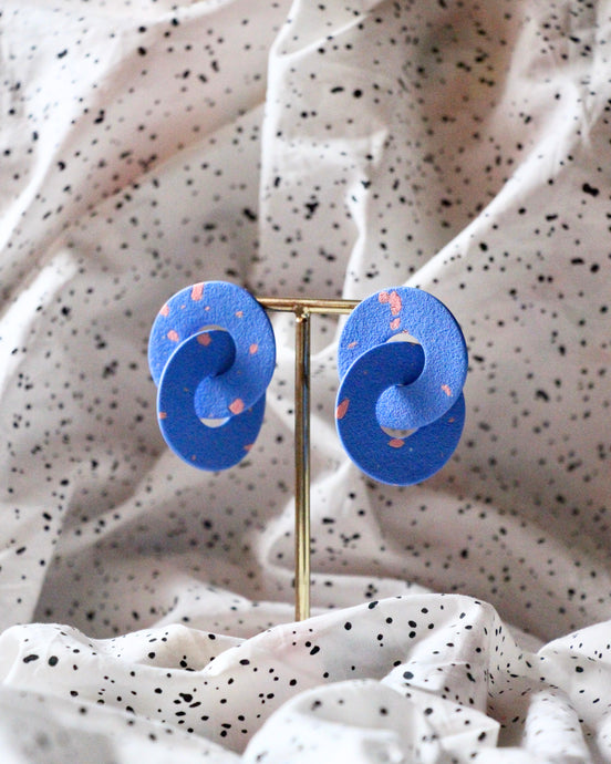 Boucles d'oreilles - Les Baby Adèle bleu texturé terrazzo rose