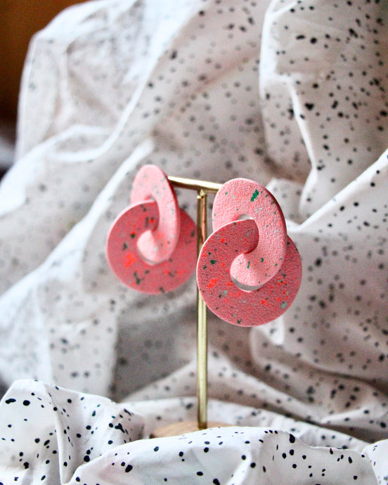 Boucles d'oreilles - Les Baby Adèle rose pâle mini terrazzo texturé