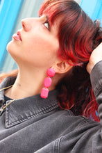 Charger l'image dans la galerie, Boucles d'oreilles - Les Amanda rose fluo