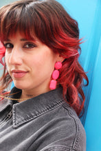 Charger l'image dans la galerie, Boucles d'oreilles - Les Amanda rose fluo