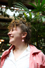 Charger l'image dans la galerie, Boucles d'oreilles - Les Aure rose terrazzo rouge