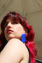 Charger l'image dans la galerie, Boucles d'oreilles - Les Big hearts bleu électrique