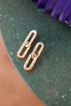 Charger l'image dans la galerie, Boucles d'oreilles - Les chainettes paillettes champagne