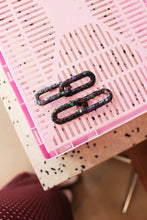 Charger l'image dans la galerie, Boucles d'oreilles - Les chainettes paillettes noires holographiques
