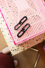 Charger l'image dans la galerie, Boucles d'oreilles - Les chainettes paillettes noires holographiques