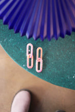 Charger l'image dans la galerie, Boucles d'oreilles - Les chainettes paillettes rose pastel