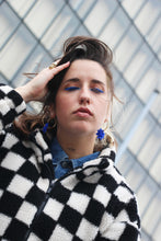 Charger l'image dans la galerie, Boucles d'oreilles - Les BIG créoles dahlia bleu électrique