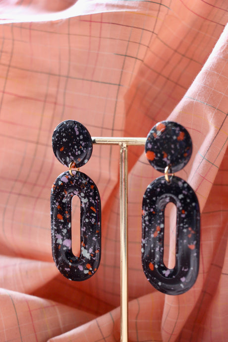 Boucles d'oreilles - Les Khyra résine noir terrazzo multicolore